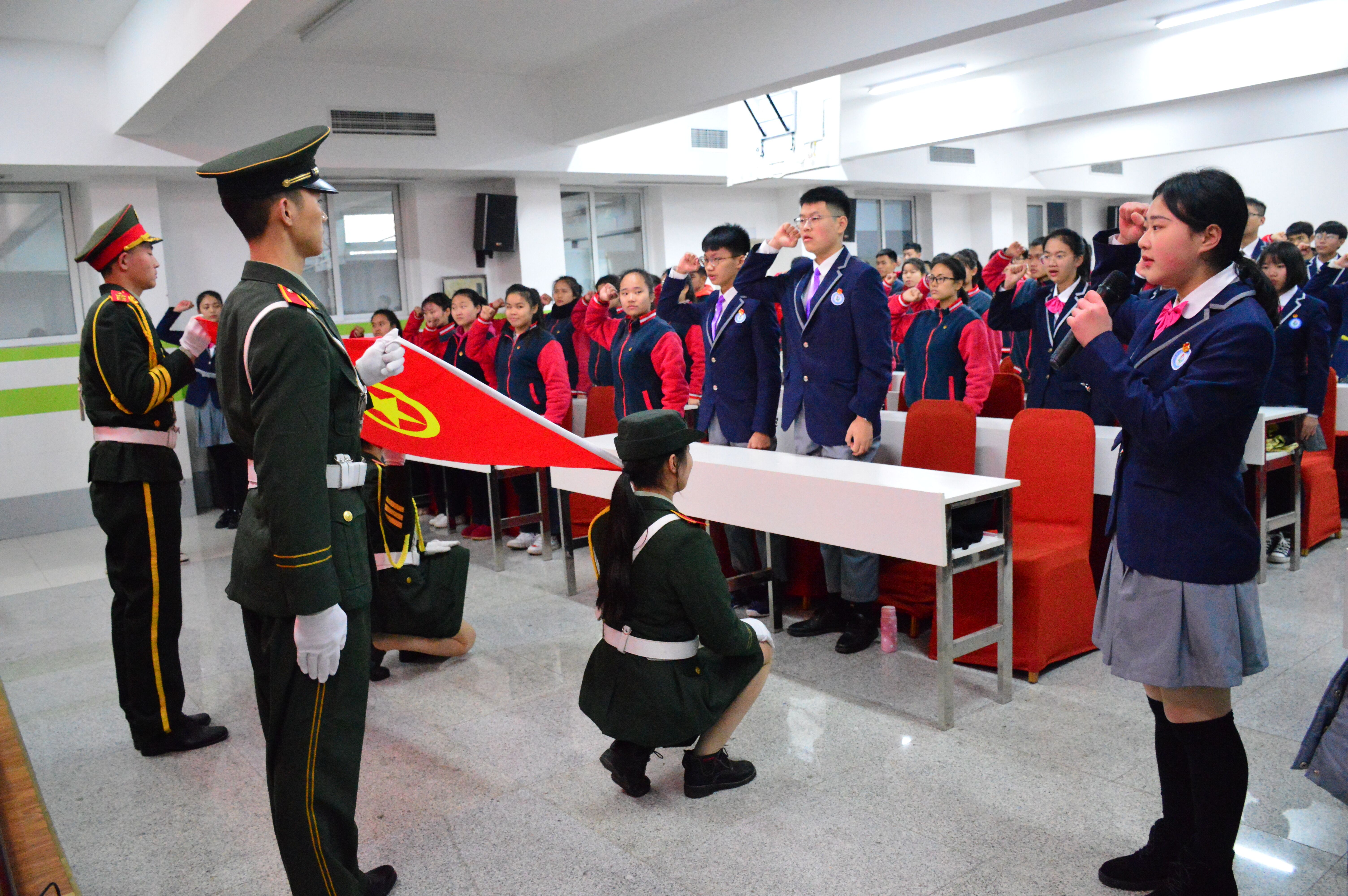 我校和南充市特殊教育學(xué)校隆重舉行 “銘記歷史，我愛中華”紀(jì)念12.9運動83 周年暨志愿服務(wù)活動